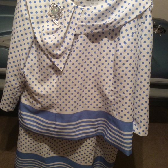 Lily And Taylor size 22 skirt and top set - Picture 9 of 9